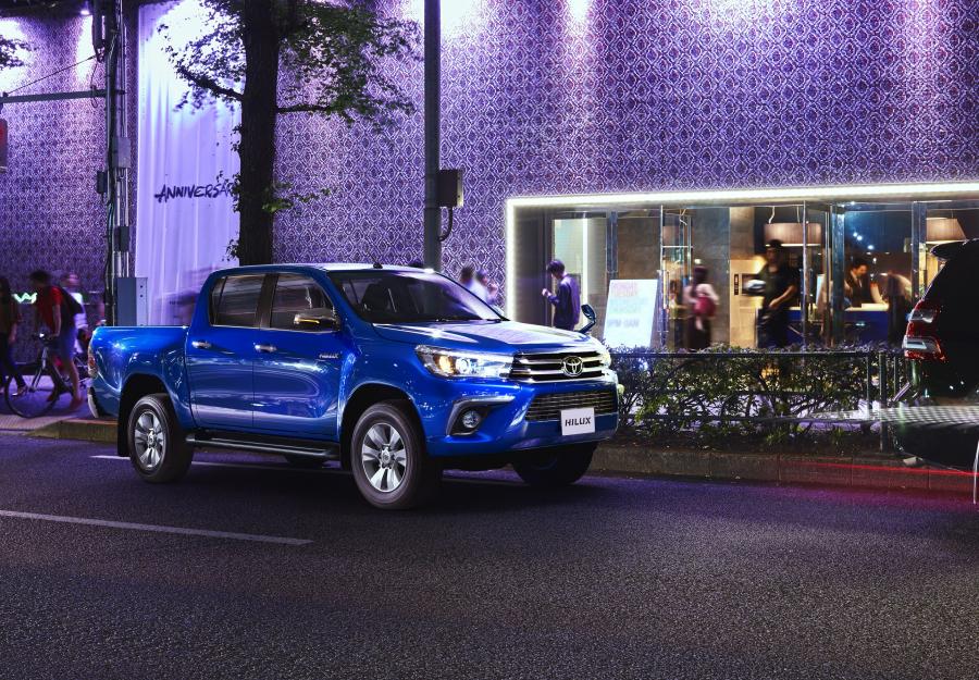  Toyota Hilux Z Double Cab 2017 года  (JP) (фото 14 из 16)
